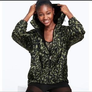 NWOT PINK camo anorak windbreaker